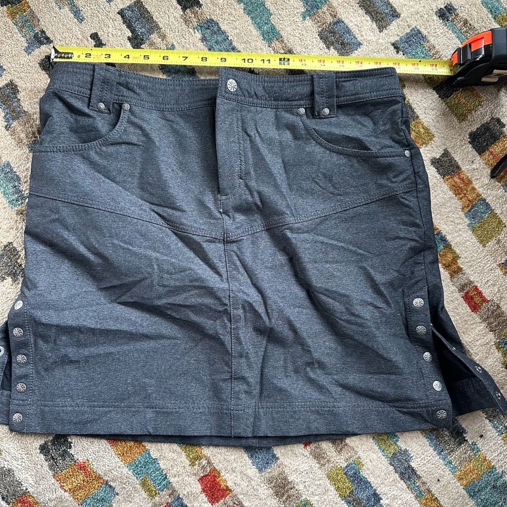 Athleta Charcoal Gray Hiking Ski Winter Skirt 14T